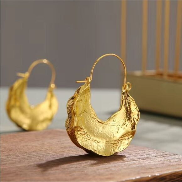⭐️African Hammered Earrings⭐️ - Picture 10 of 13
